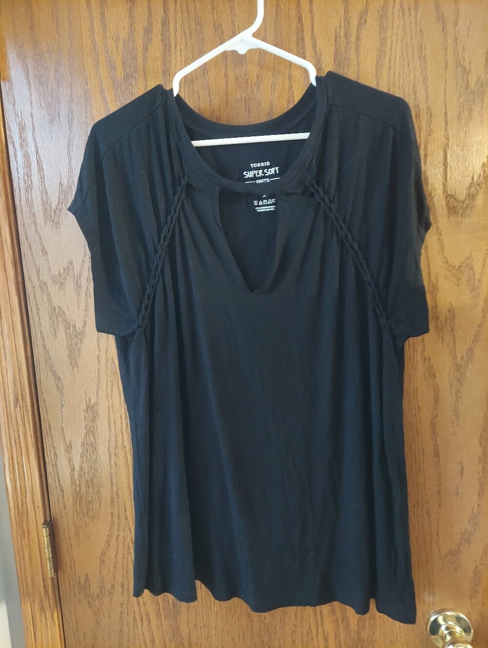 Torrid Super Soft Knits Black Keyhole Braided Detail Top - Size 1 (1X / 14-16